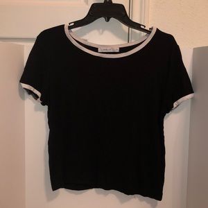 🤩black and white t-shirt size small 🤩
